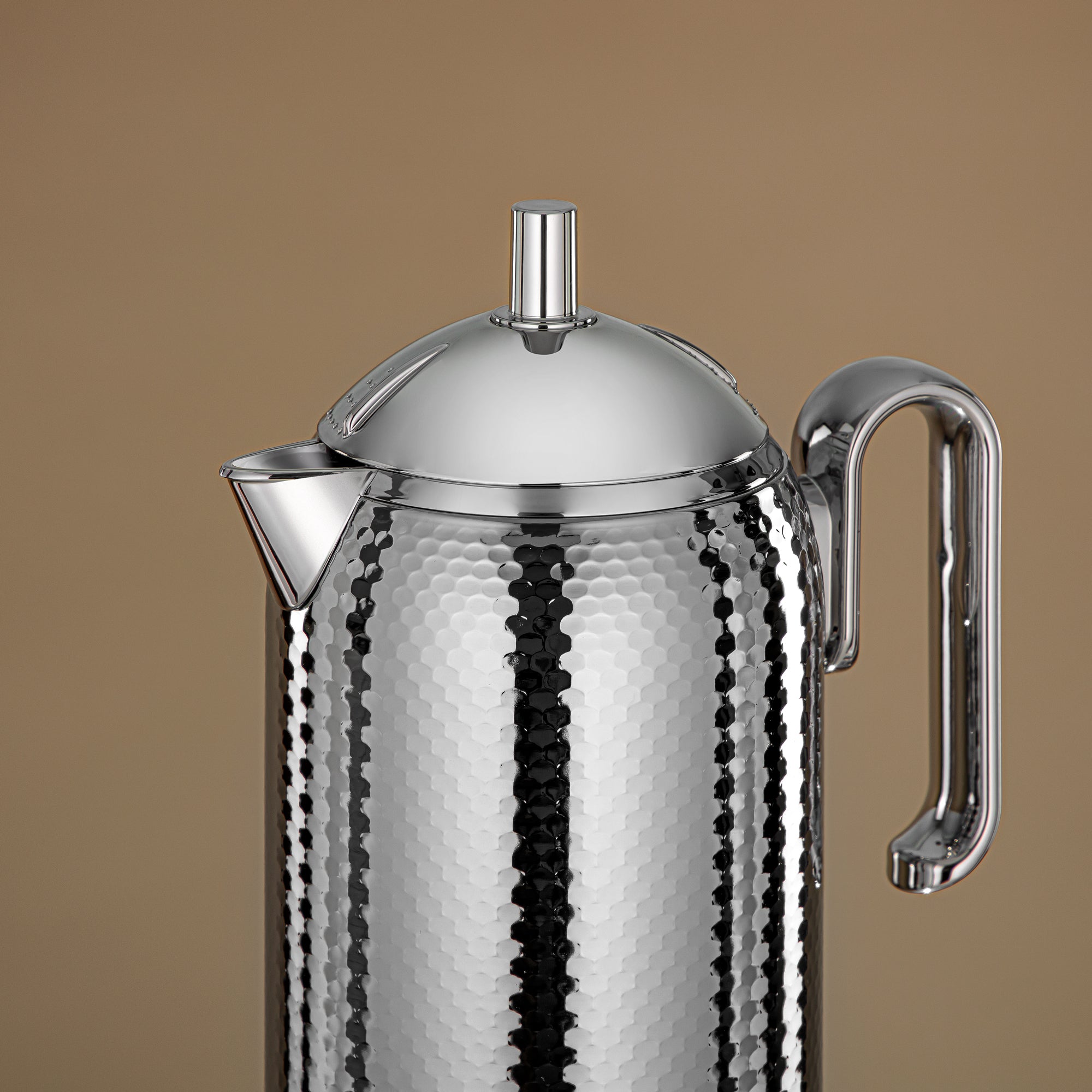 Almarjan Vacuum Flask Hammered Metal Body Glass Refill 0.65L (CHA-HC-065S) – Elegant Tea & Coffee Flask