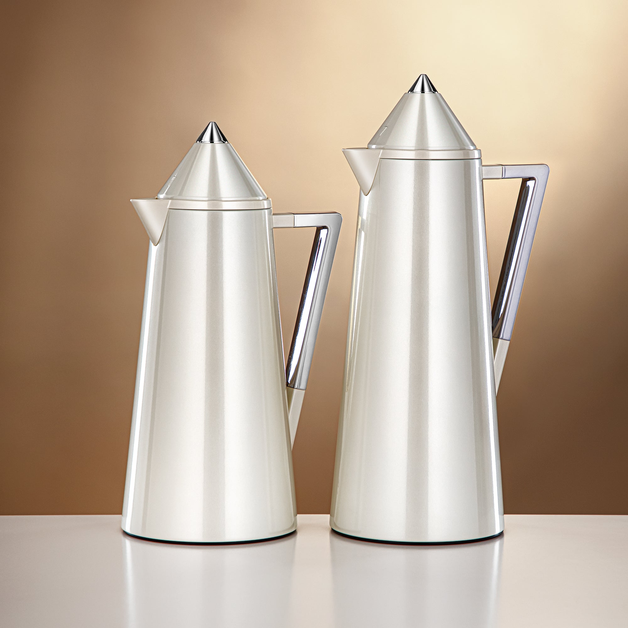 Almarjan Vacuum flask 0.7L + 1.0L Pearl white & silver (FG818-070/100 PW/C)