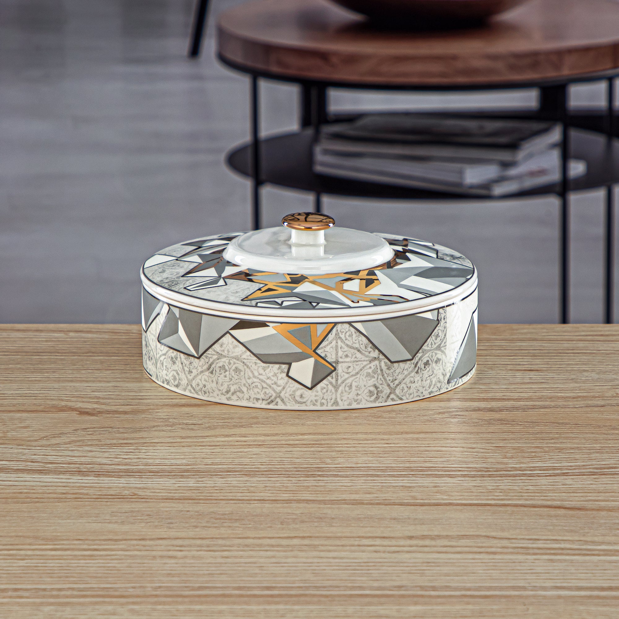 وعاء بورسلين من تشكيلة فنون بغطاء 18 سم - 1235