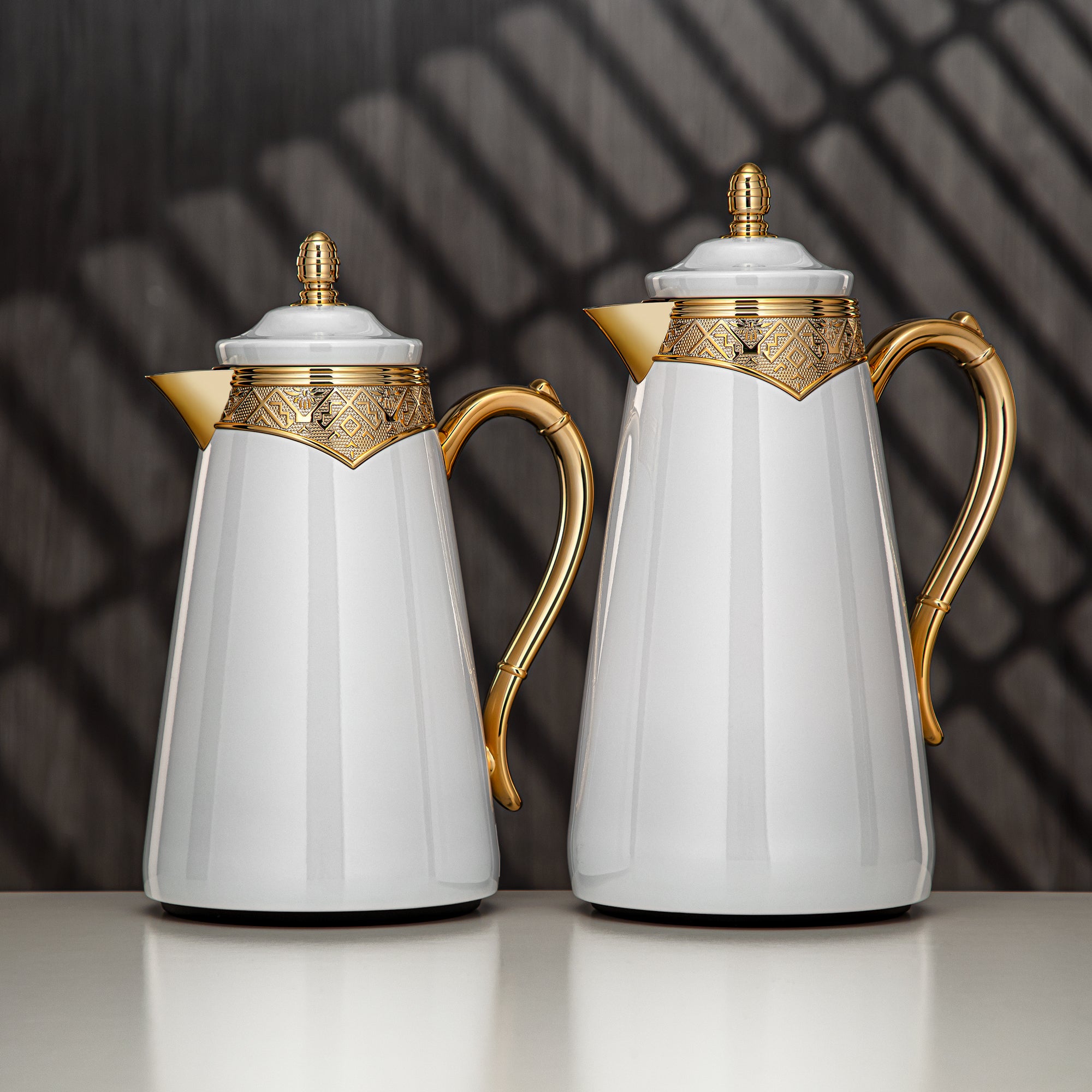 Almarjan Vacuum Flask Set 0.7L & 1L Pearl White & Gold