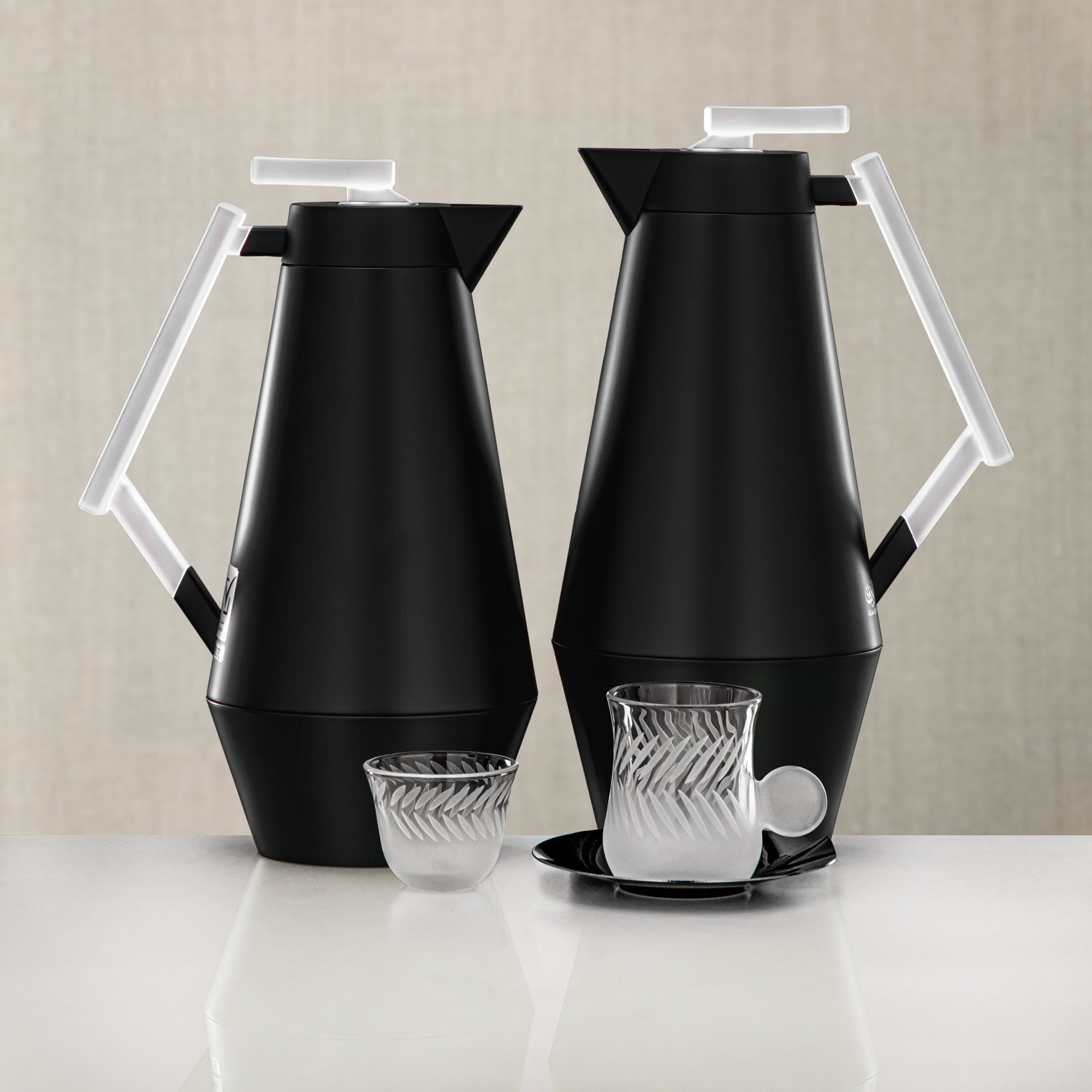 Almarjan Vacuum Flask & Tea Set 0.7L & 1L Matt Black