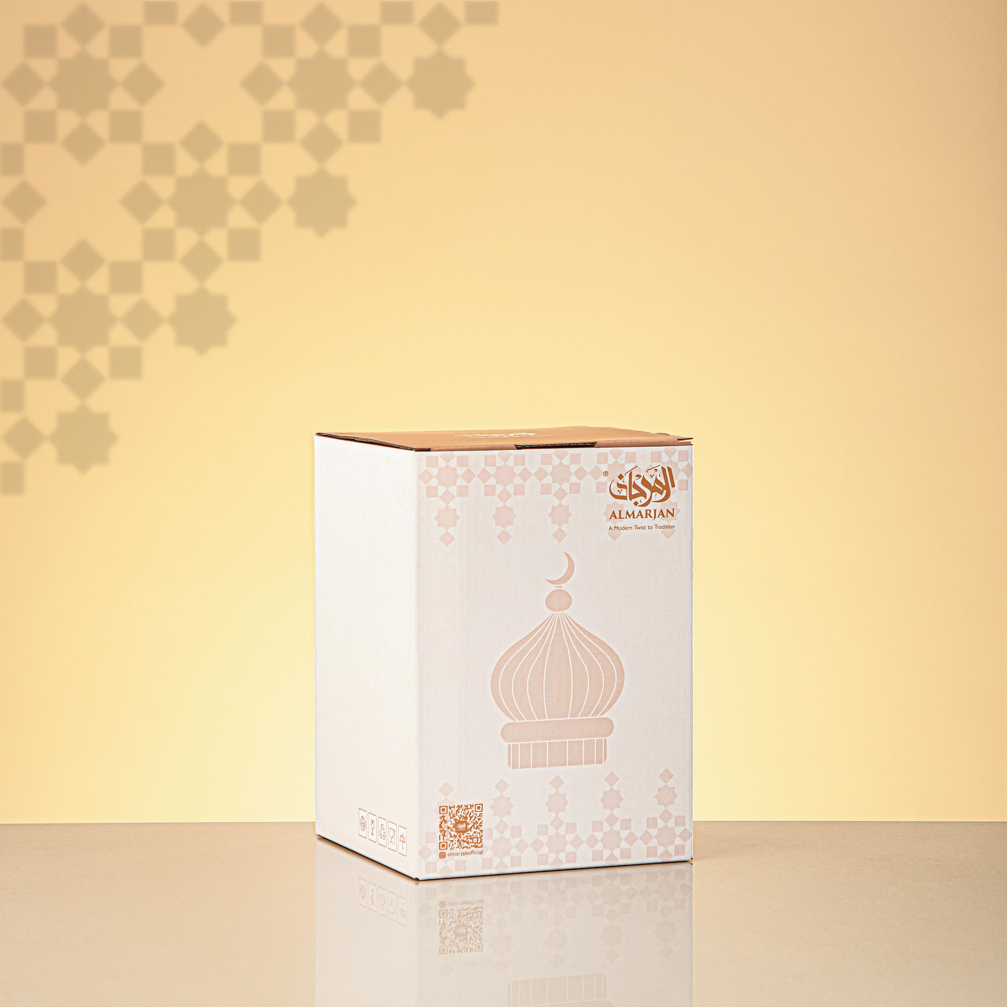 Almarjan Minaret Table Decoration 17cm x 11cm Transparent Green with Golden Lines & Crescent Moon – Noor Al Layali