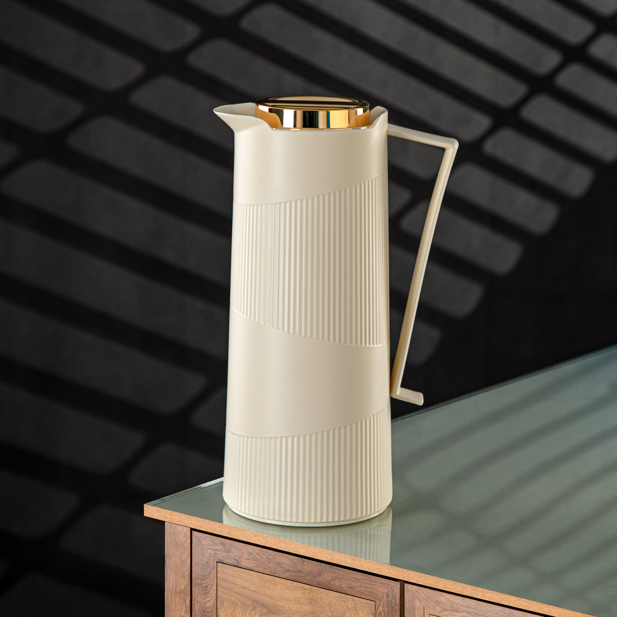 Almarjan Vacuum Flask Plastic 1L, Ivory & Gold (GT119-100 IV/G) - Everyday Hospitality